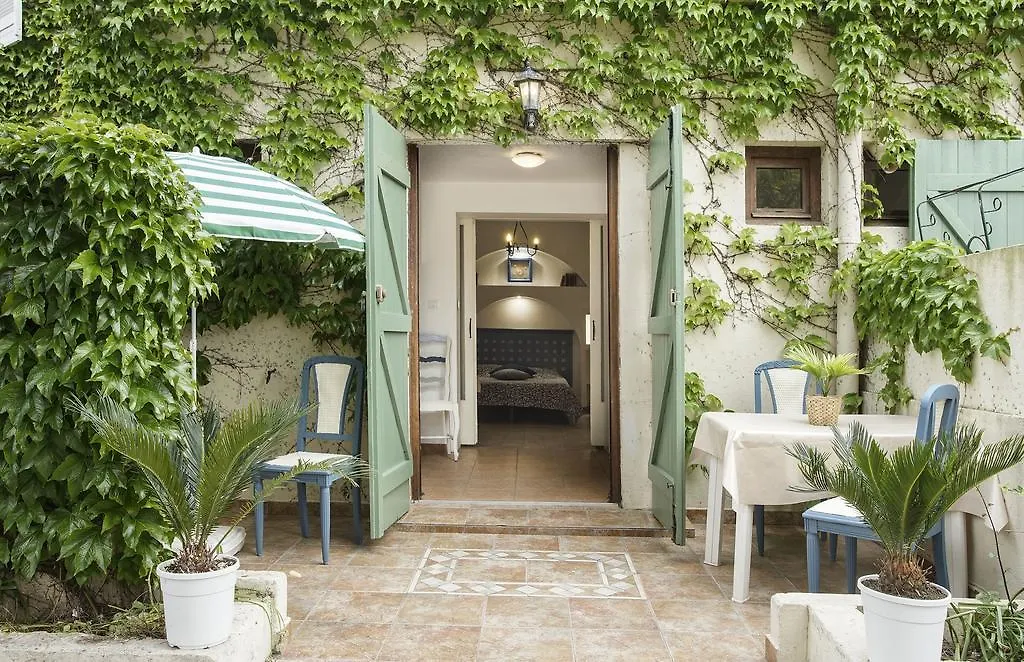 Residence Les Mandariniers Ιέρ